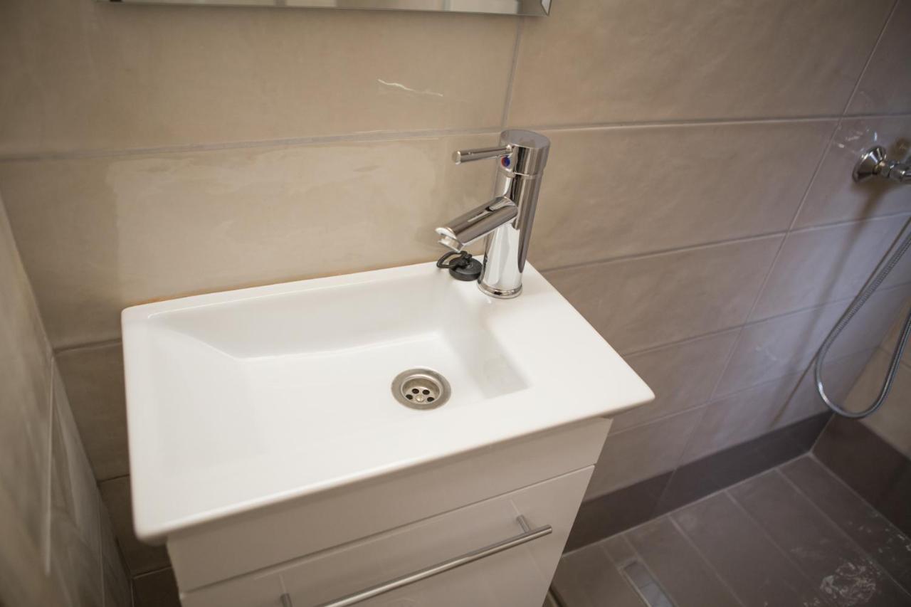 Kosmos Service Apartment Modern Spirit City Center With Additional Cost Parking Szaloniki Kültér fotó
