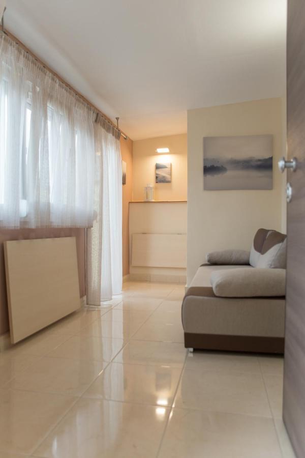 Kosmos Service Apartment Modern Spirit City Center With Additional Cost Parking Szaloniki Kültér fotó